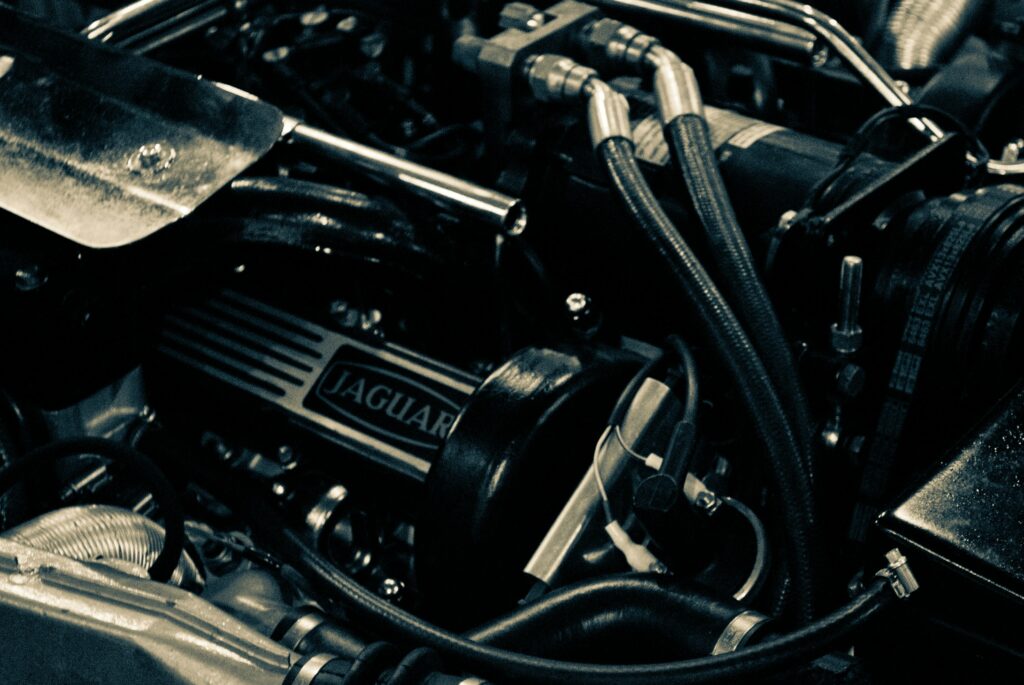 2000cc vs 1600cc Which Engine Size Is Right for You in 2025?